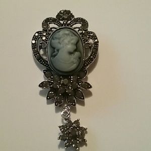 Beatiful cameo pin